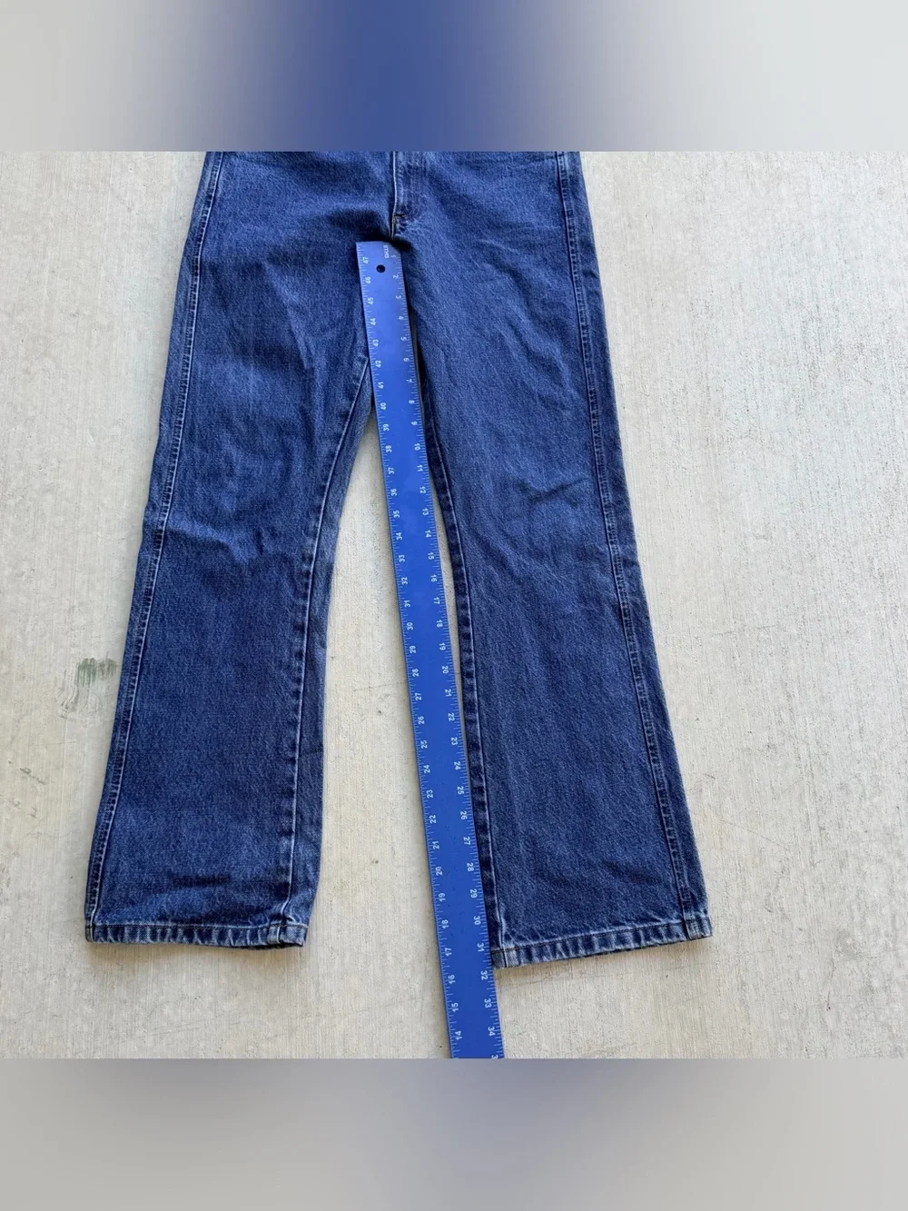 APC Jean Ayrton Men size 29 Straight Fit Medium Wash Denim